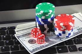 Roulette live dengan roda berputar di studio hong togel